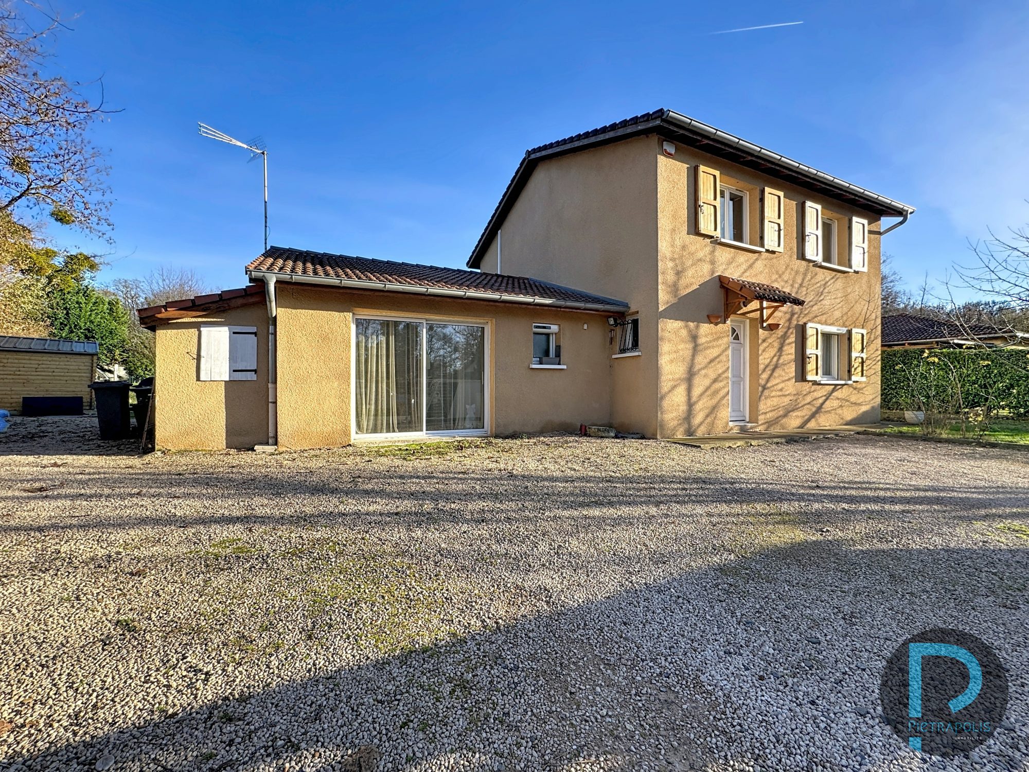 VILLA 5 chambres GENOUILLEUX