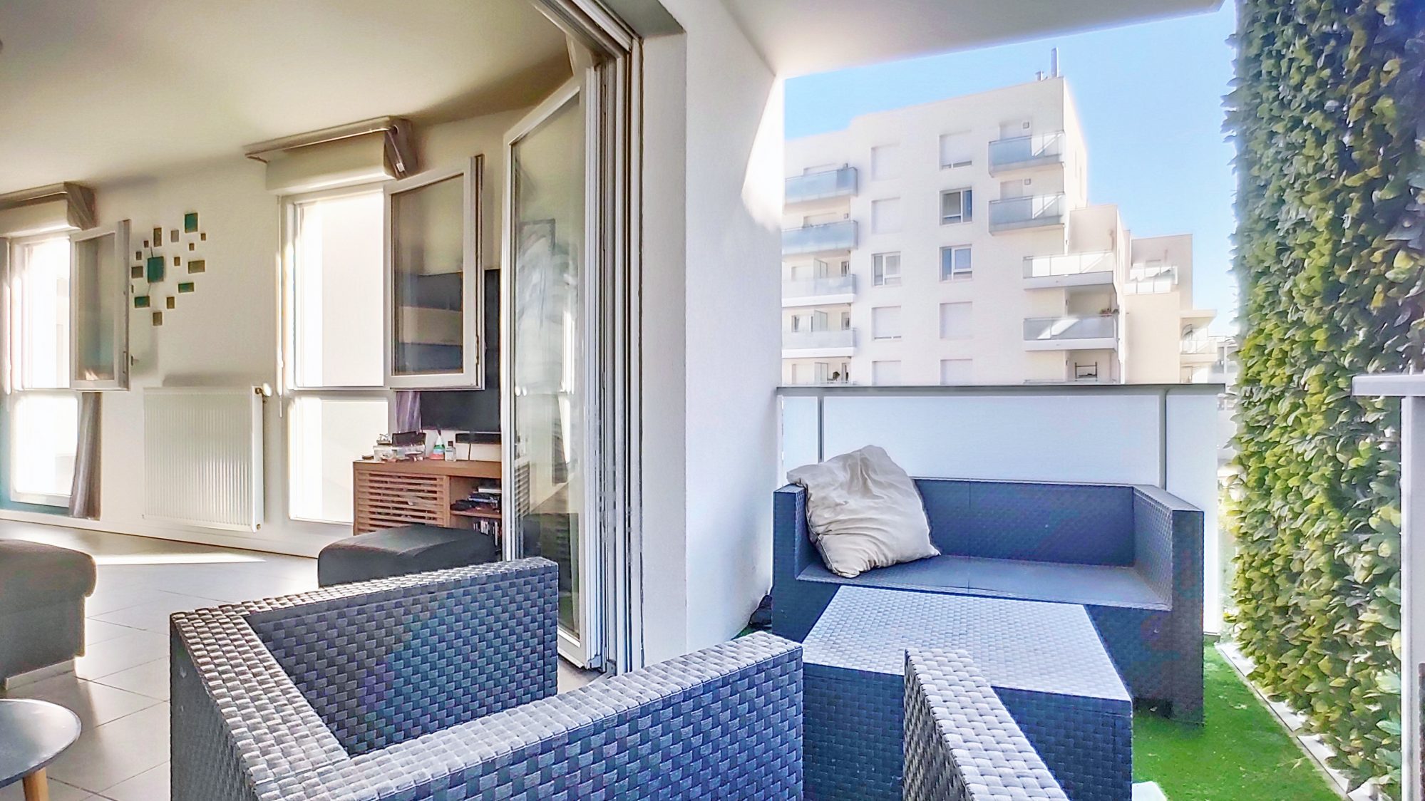 Appartement T4 97 m², terrasse Sud 13 m², box double électrifié possible