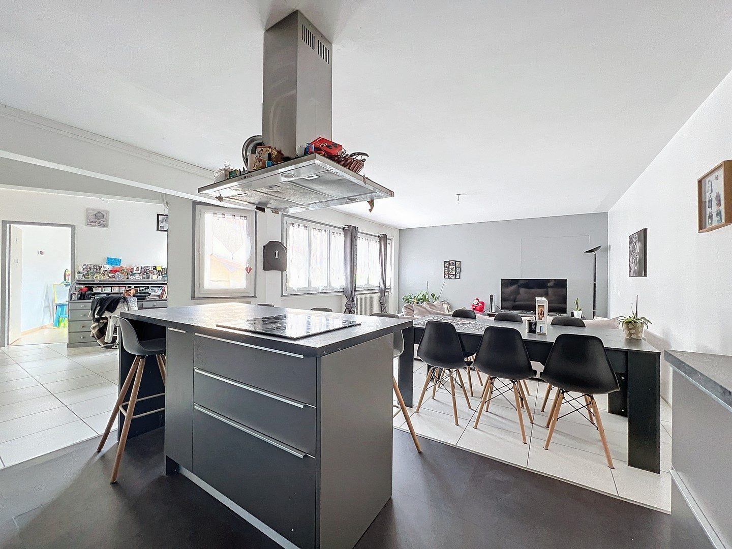 APPARTEMENT CENTRE TARARE 136 M² - 3 CHAMBRES - RENOVE Tarare 69170