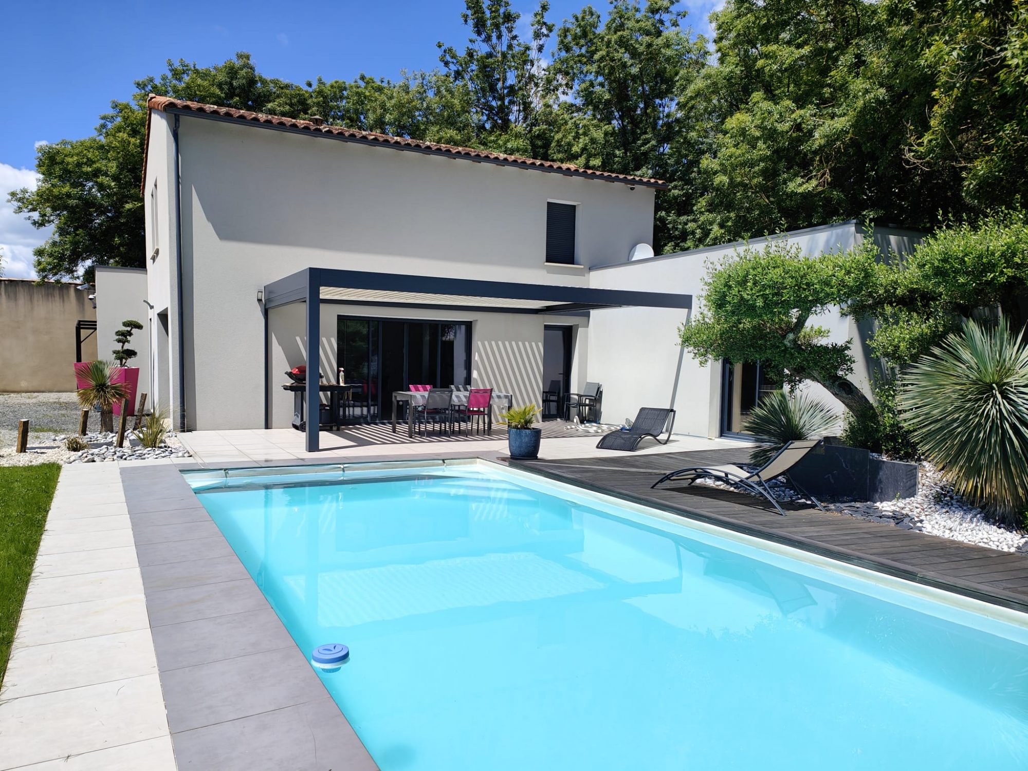 MAGNIFIQUE MAISON CONTEMPORAINE