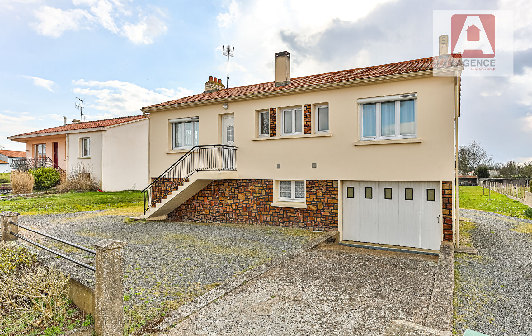 Maison La Chapelle Hermier, 3 chambres, chaufferie, cave, garage