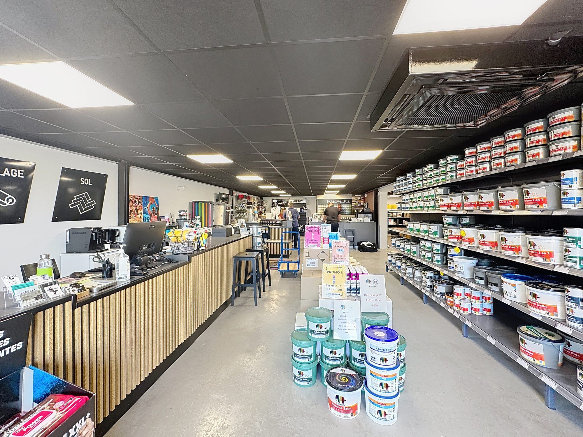 Murs d'un local commercial de 208m2 avec Bail en cours Craponne 69290