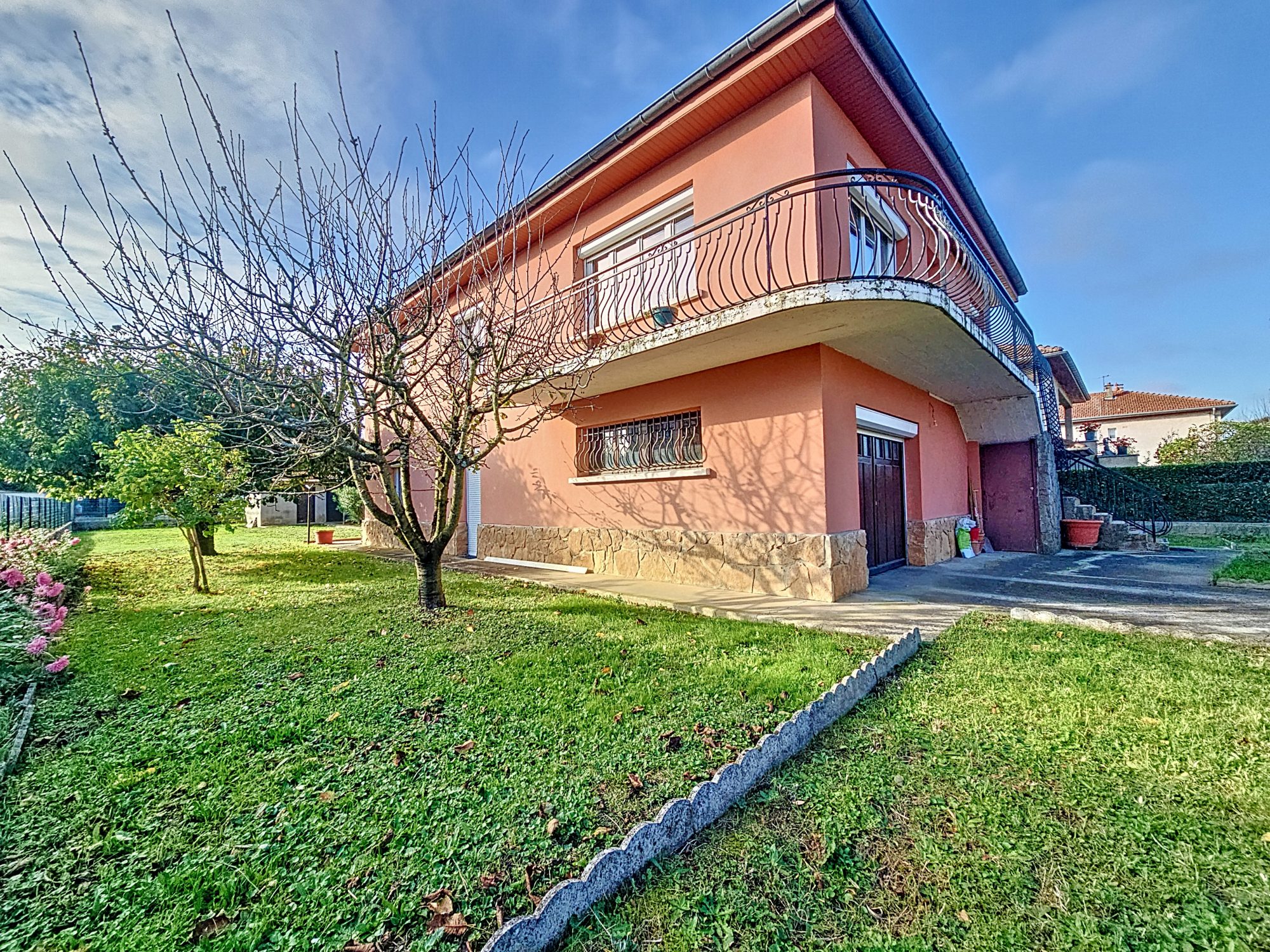 Maison de 195 m² sur un terrain de 800 m²