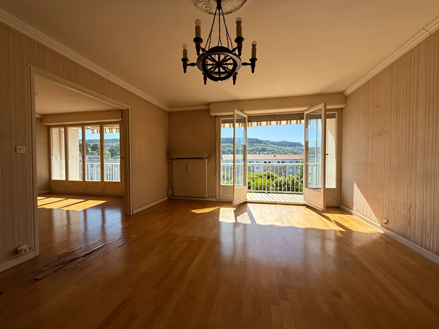 Appartement Lons-Le-Saunier 4 pièces / 99.26 m² / 2 chambres