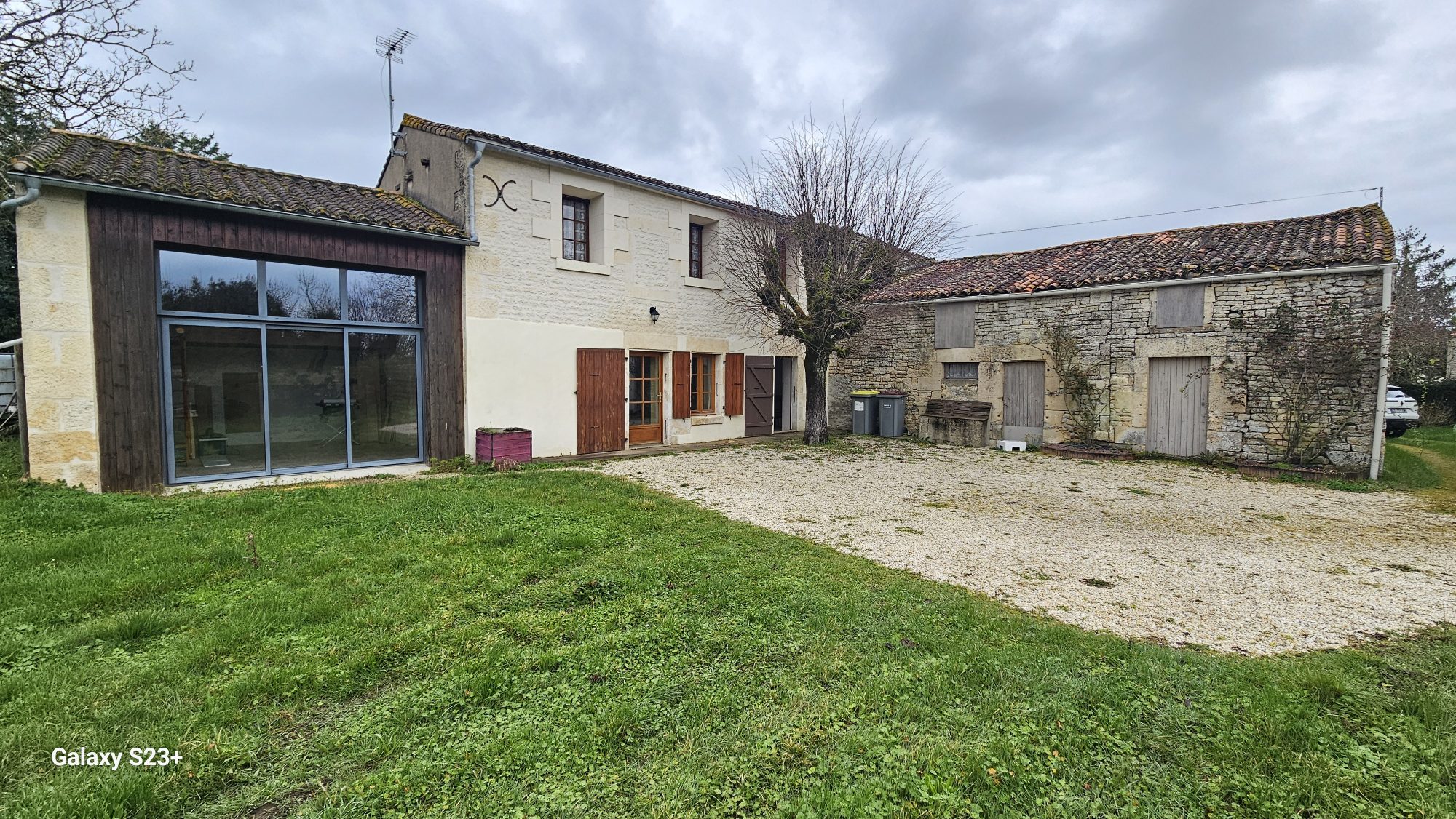 Belle maison en pierre