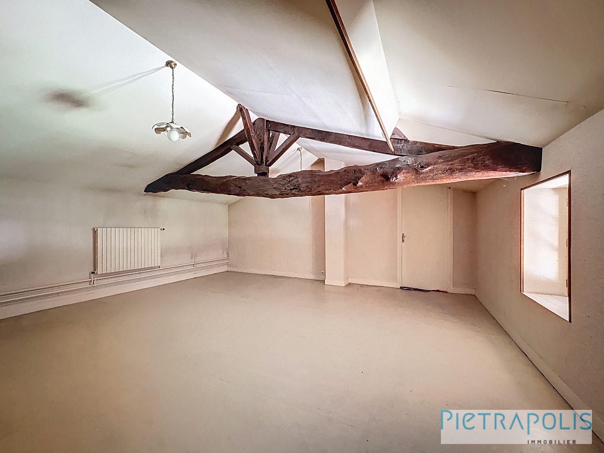 Fermette avec dépendances et hangar proche Villars-les-dombes Bouligneux 01330