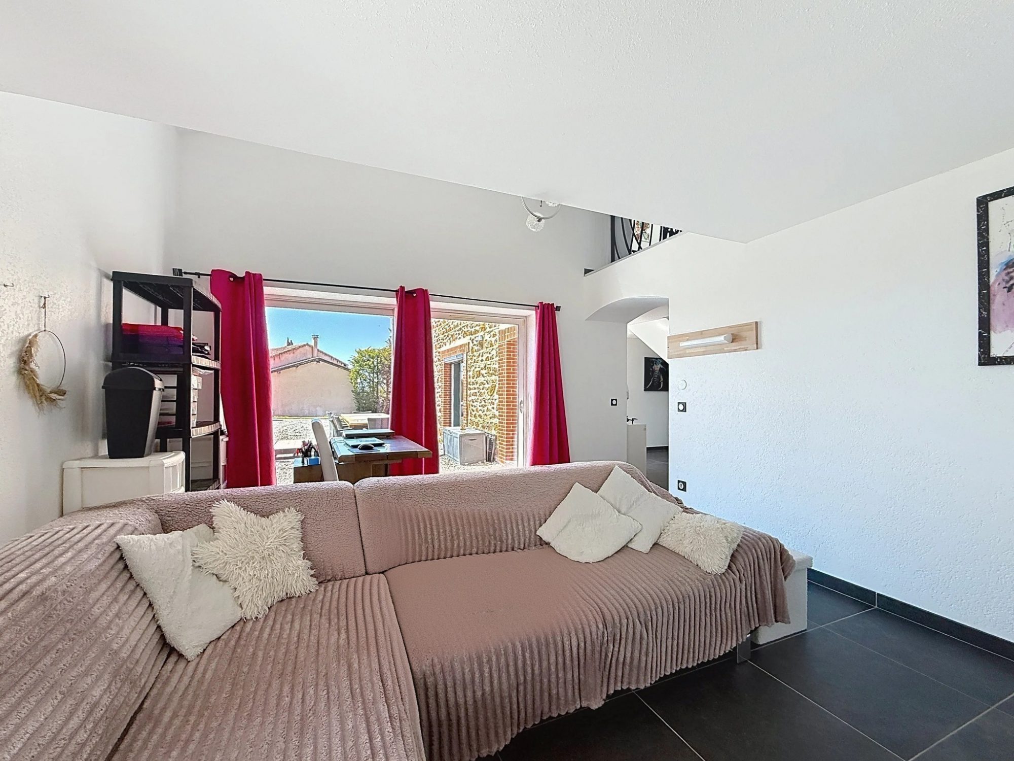 Belle maison en pierre 245 m²-6 chambres Balbigny 42510