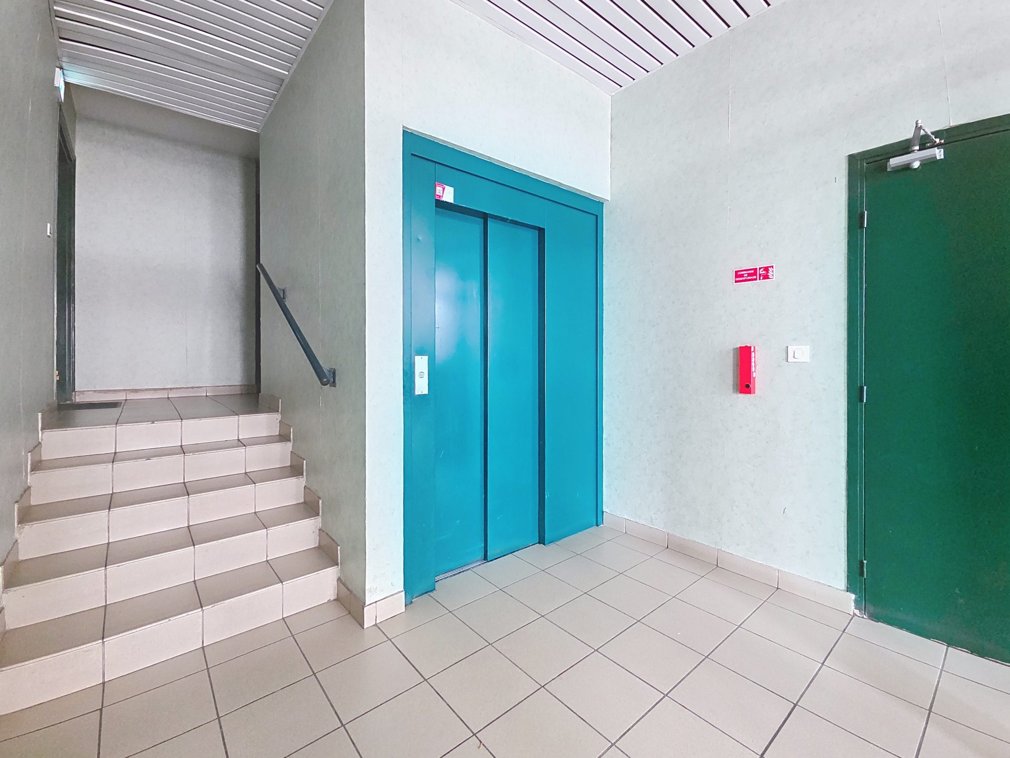 Gratte Ciel Appartement T3 de 68 m2 et Balcon de 9 m2 et Garage Villeurbanne 69100