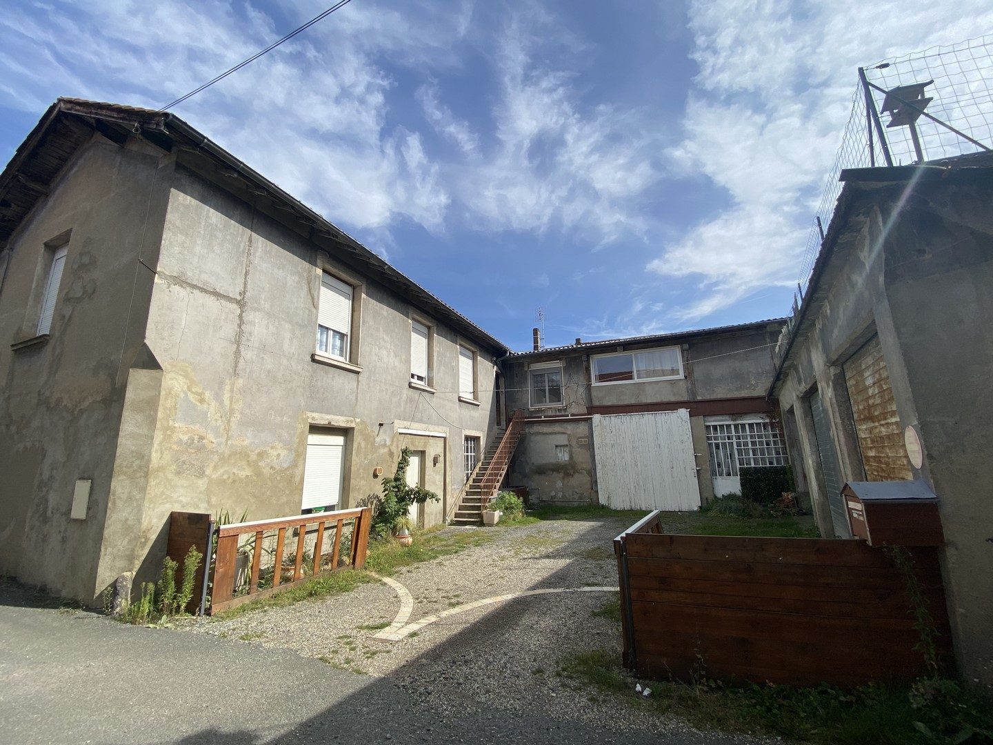 MAISON DE VILLE - 6 CHBRES - GARAGE + ENTREPOT 400 M² - TERRASSE 70 M²