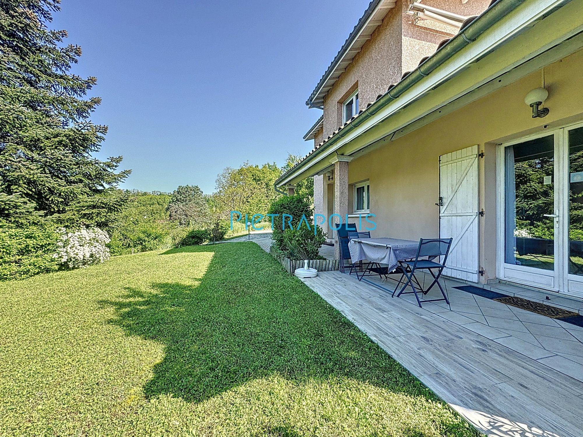 Maison familiale de charme – 161 m² – Vue campagne – 4 chambres – Terrain piscinable