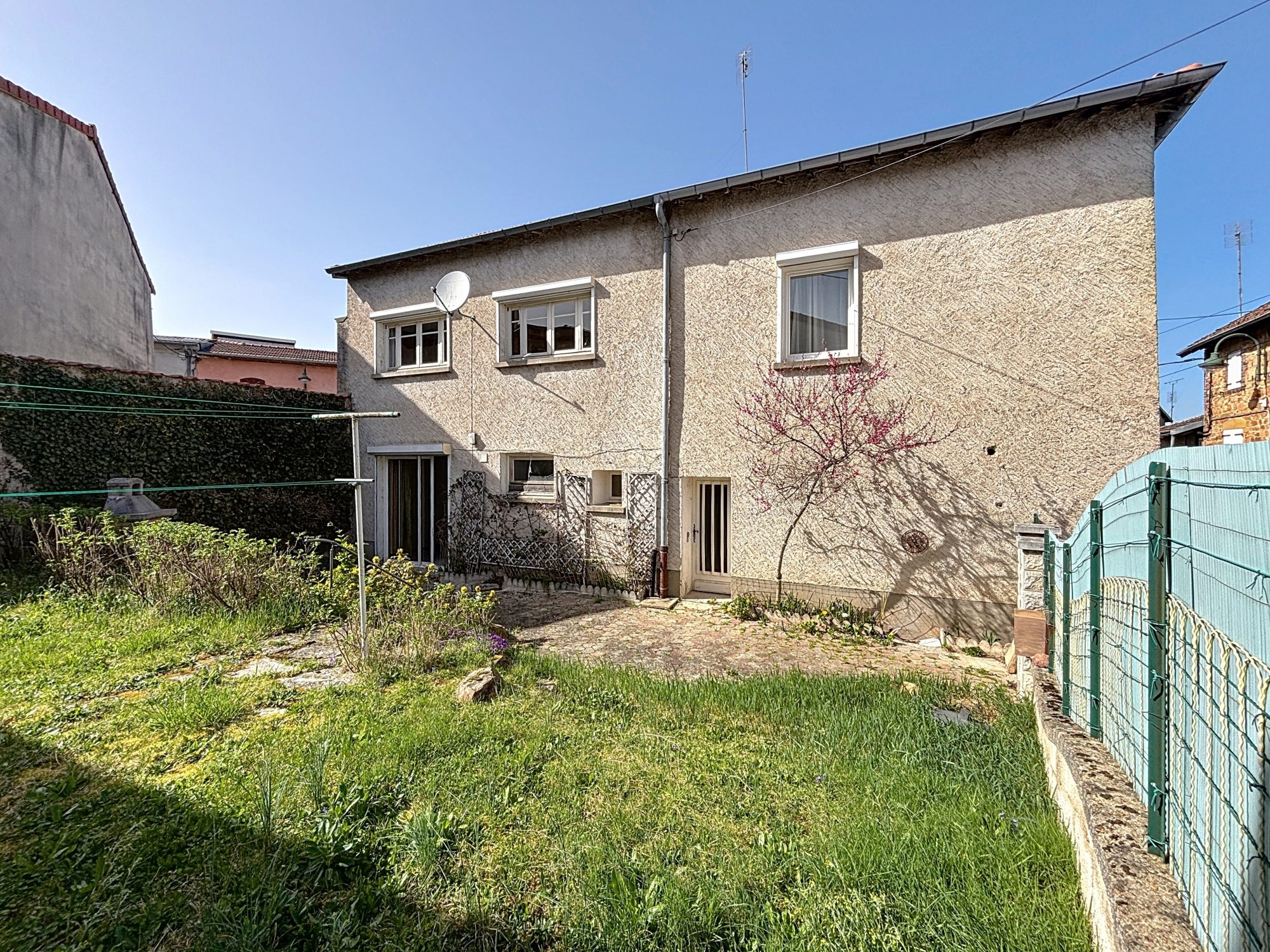 MAISON DE VILLAGE - JARDIN Coutouvre 42460