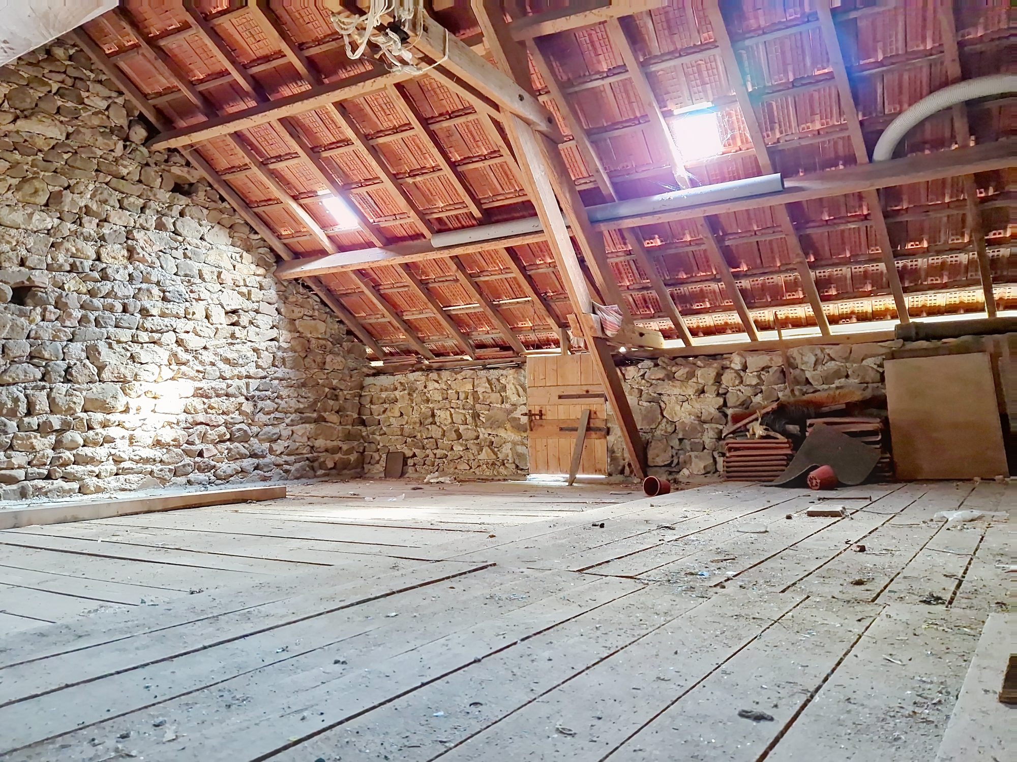 Maison en pierre – 4 chambres – 148 m² habitables – à réinventer selon vos envies Colombier-en-Brionnais 71800