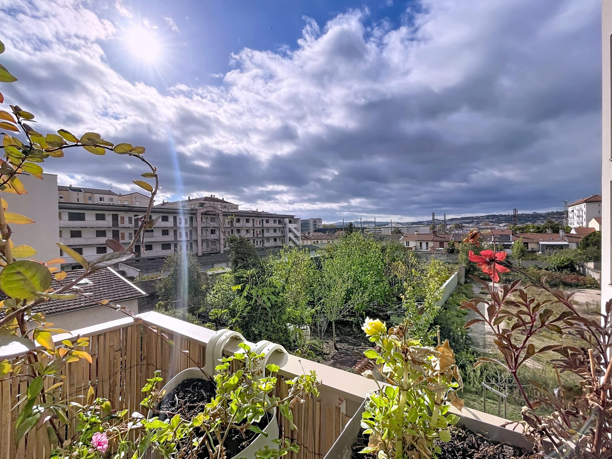 T3 de 70 m2 balcon vue dégagée Lyon 69008