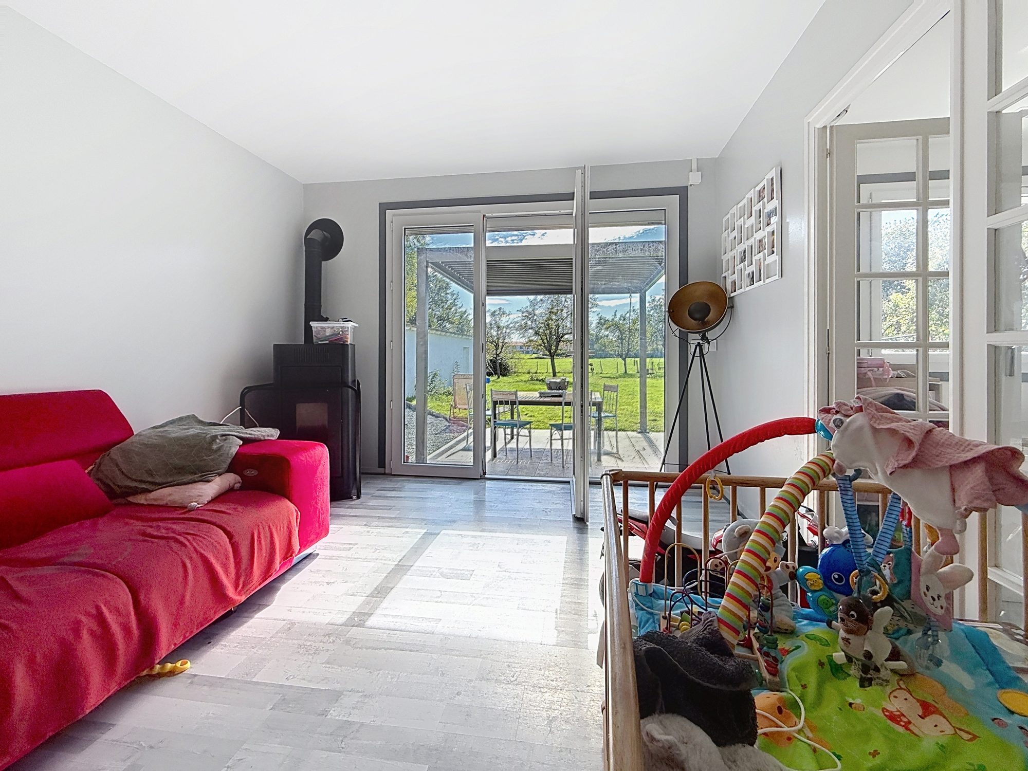 Villa de plain-pied d'environ 100 m² à 20 minutes de Roanne. Briennon 42720