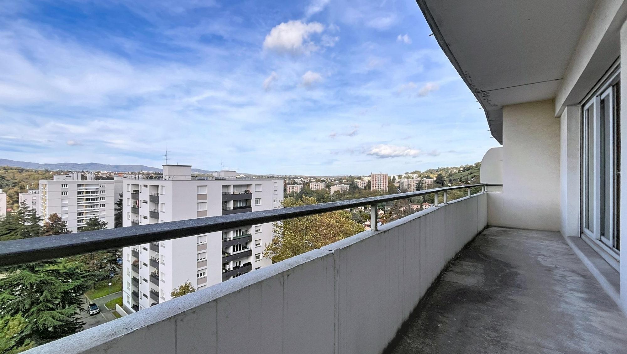 Appartement traversant 92 m² carrez– Étage élevé, vue dégagée, fort potentiel Sainte-Foy-lès-Lyon 69110