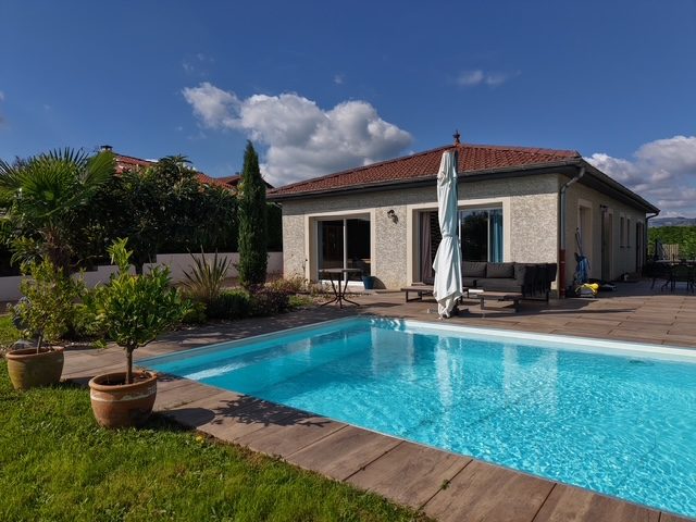 Maison plain-pied 4 chambres avec piscine