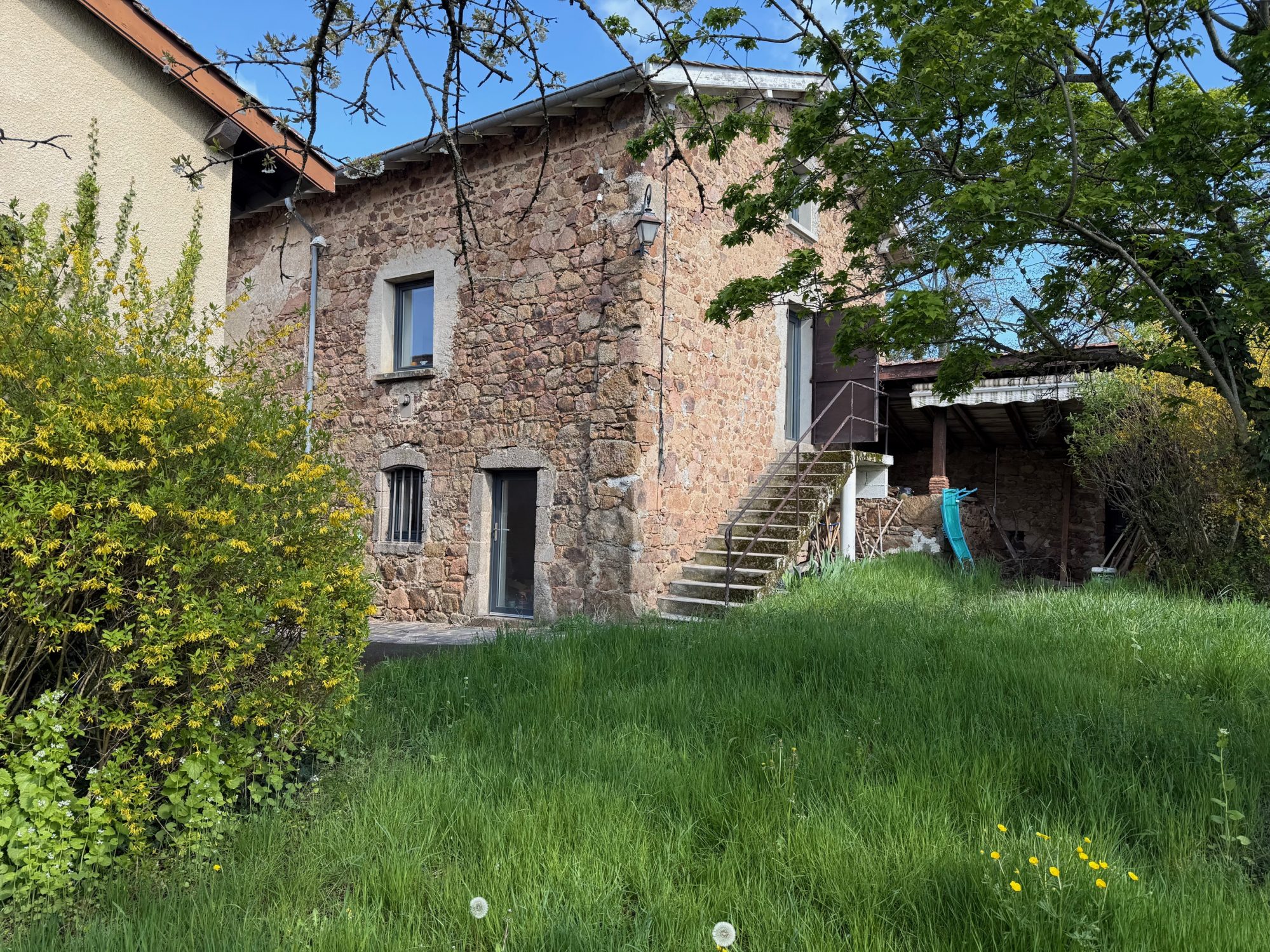 Longessaigne Corps de ferme, entièrement rénové avec goût Longessaigne 69770