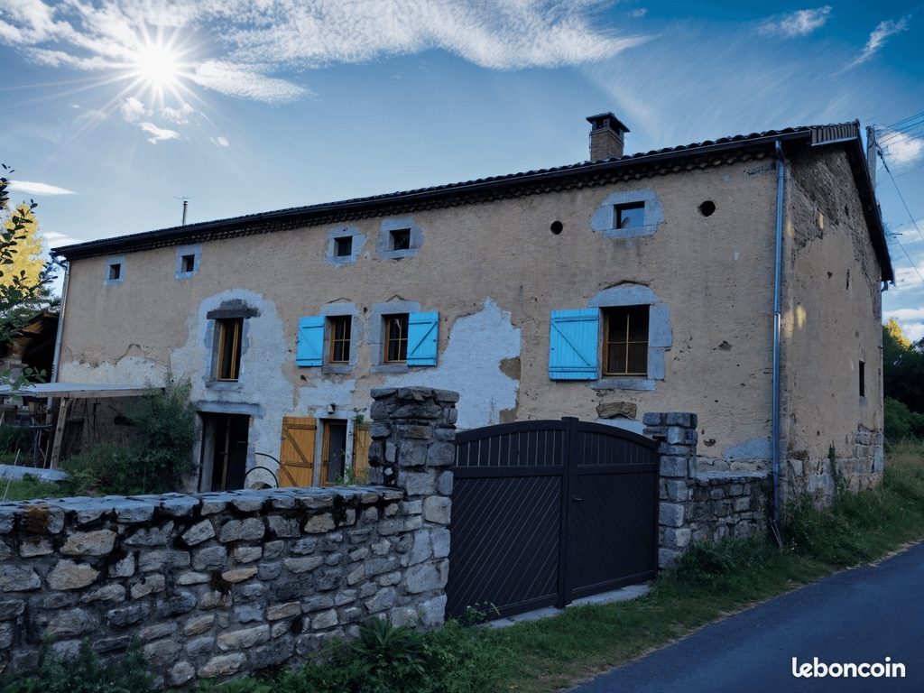 Maison - 7 pièces - 180 m² - Fournols (63980)