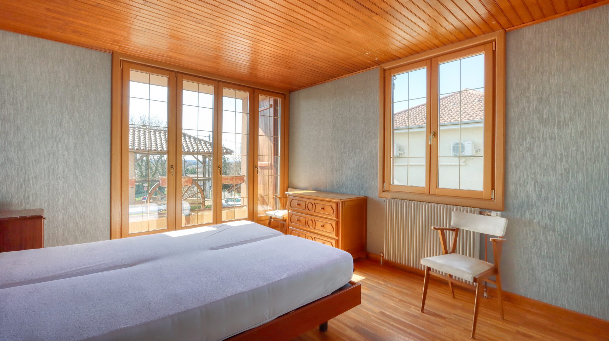 La Boisse -Maison de 126m2 carrez - Terrain 1030m2- combles aménageables 137m2-Sous-sol 140m2 La Boisse 01120