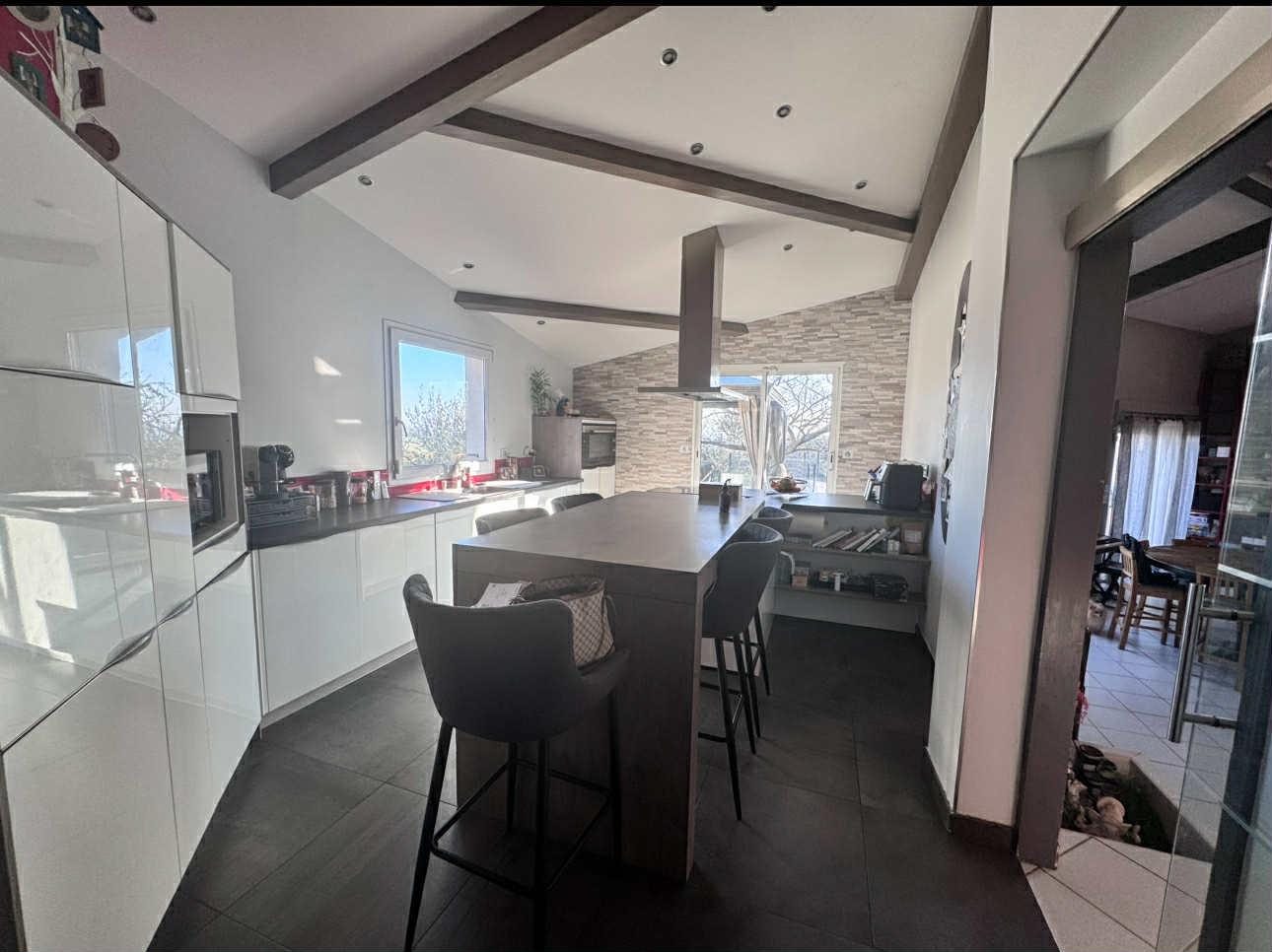 Maison - 8 pièces - 290 m² - Saint-Clair (07430)