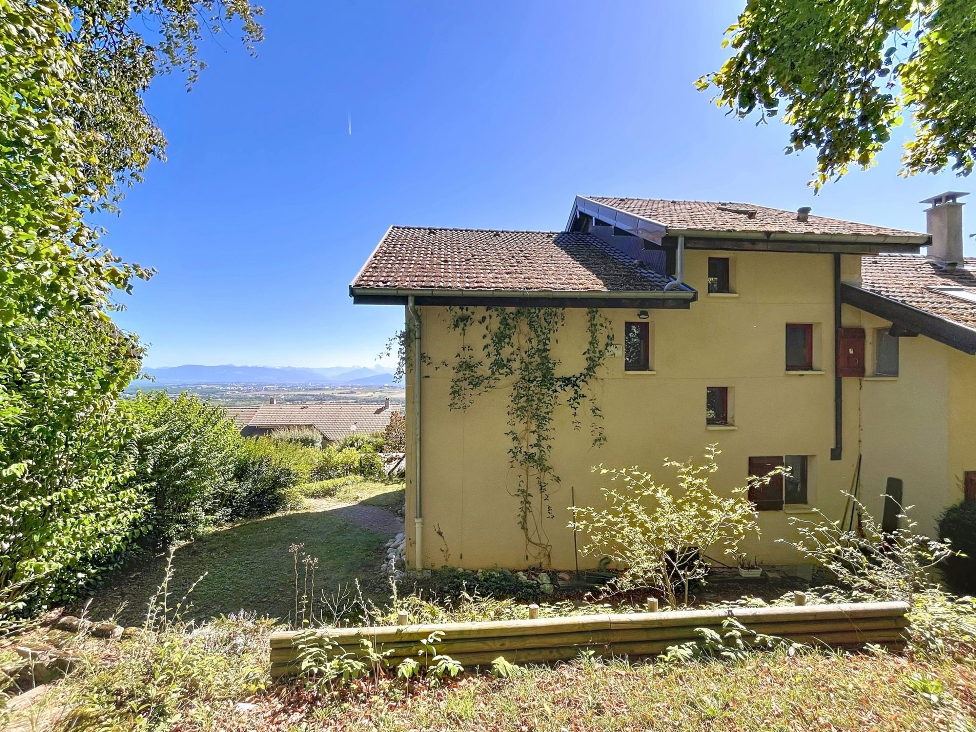 Maison Mitoyenne d'environ 139m²