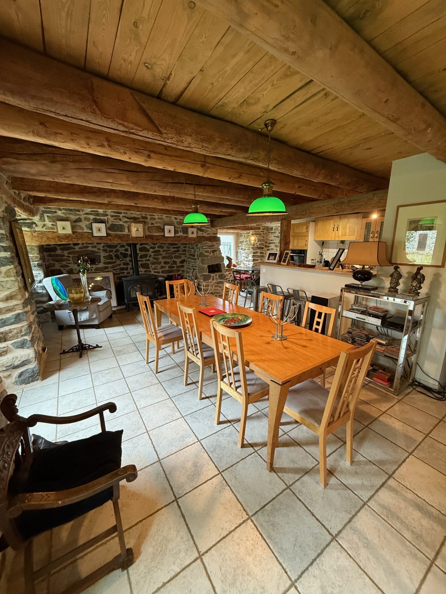 SEULEMENT CHEZ GTI ! Magnifique maison en pierres ! Saint-hostien 43260