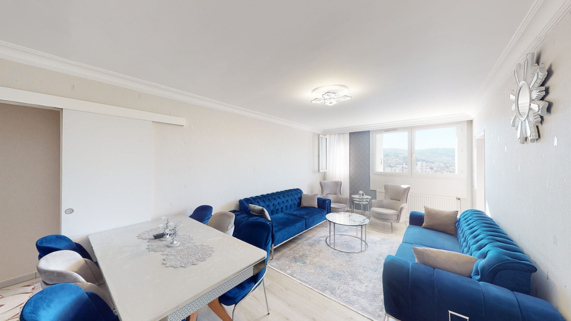 APPARTEMENT T4 91m2 au 15ÈME ET DERNIER ÉTAGE, GARAGE, FAIBLES CHARGES, VUE PANORAMIQUE, AUCUNS TRAVAUX!