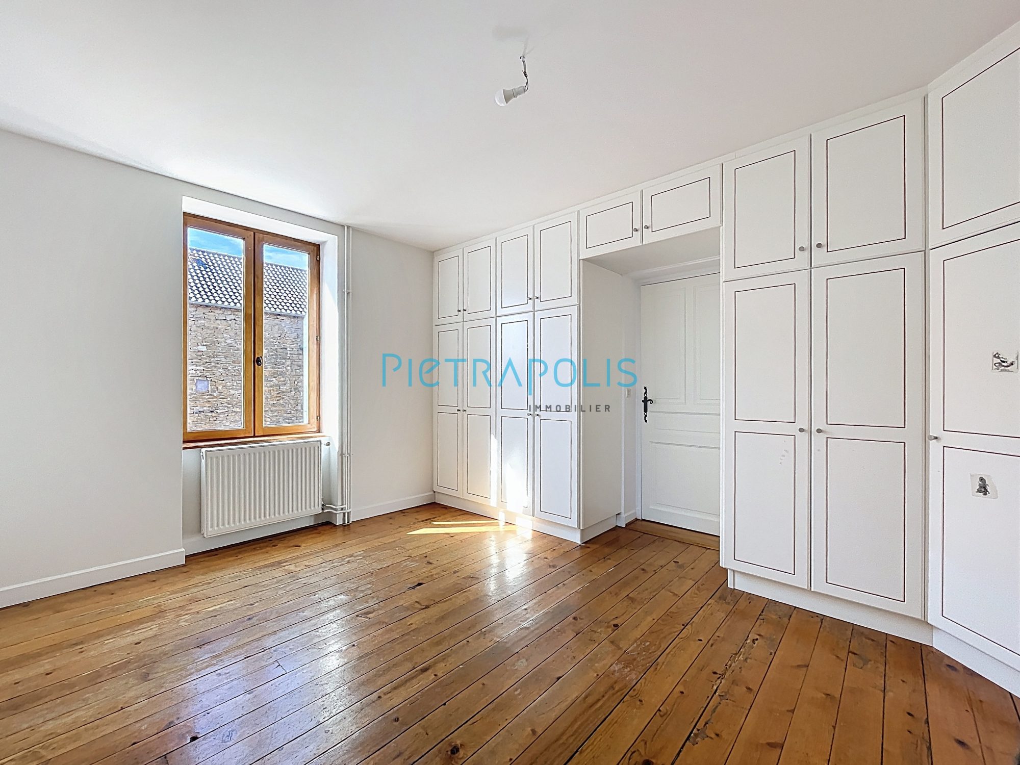 Propriété d'exception en pierres dorées - 9 pièces -280 m² hab - Terrain 1598 m² Marcy 69480