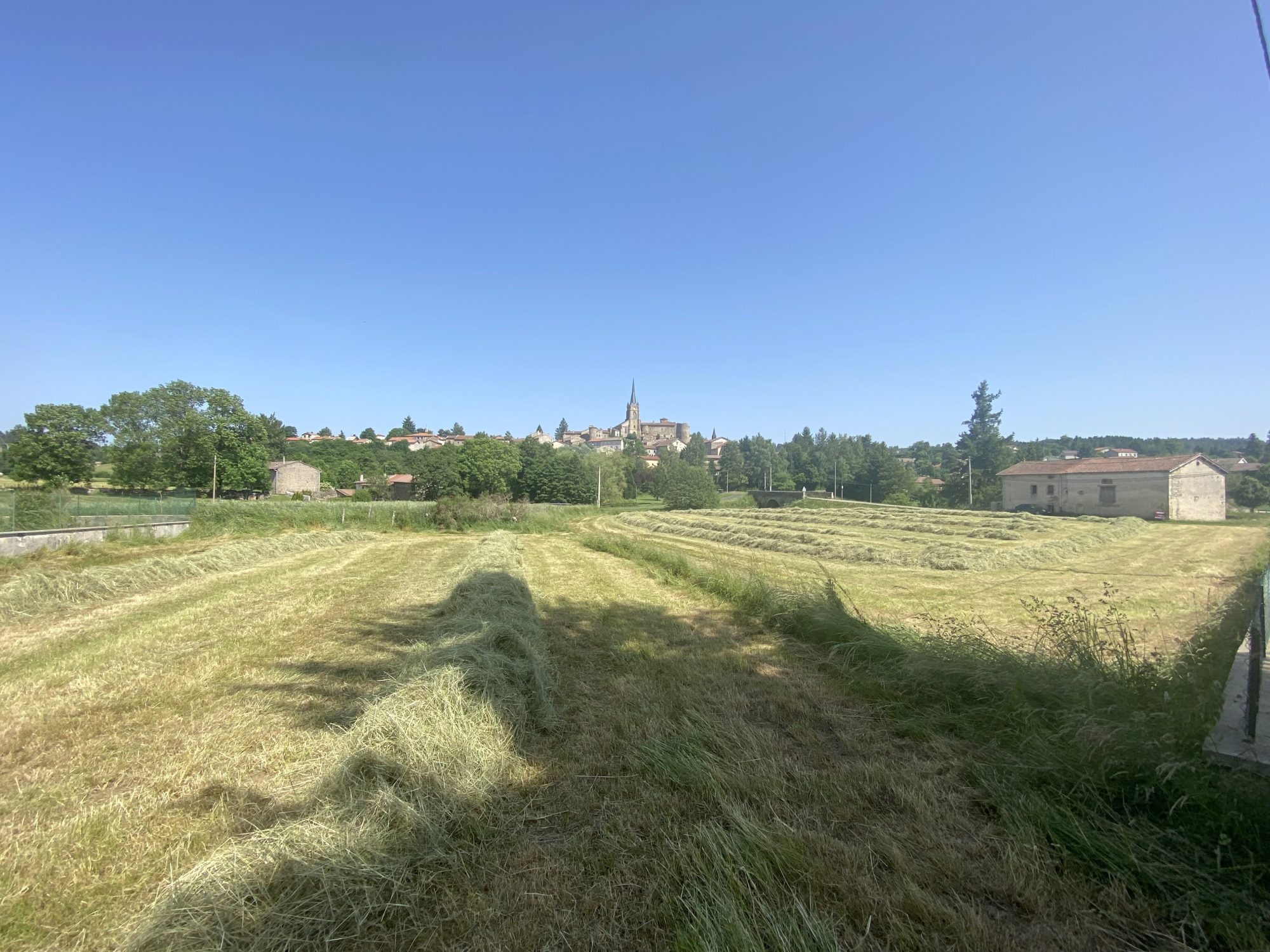 Terrain de 2500m² env avec jolie vue sur le bourg Saint-Pal-de-Chalencon 43500