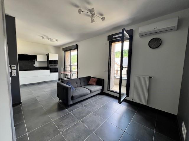 Appartement - 3 pièces - 57 m² - CONDRIEU (69420)