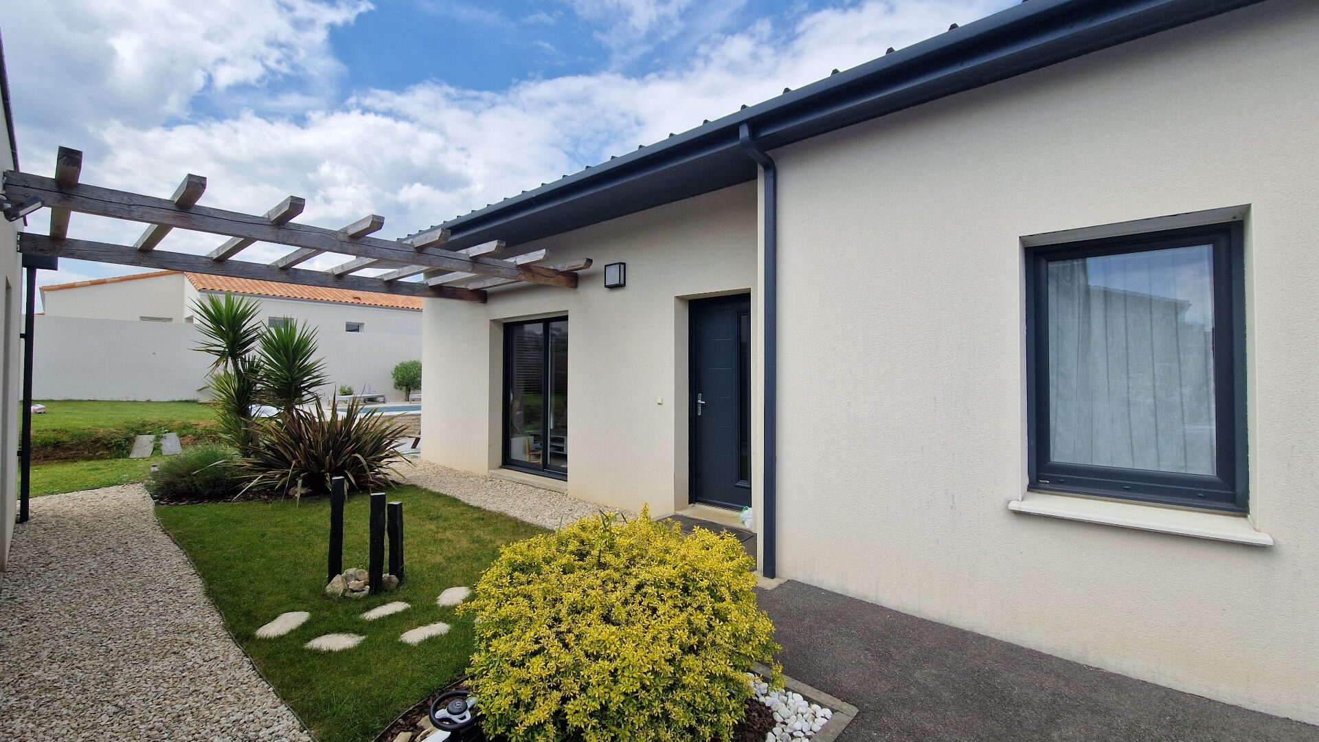 Maison de plain-pied avec piscine, Chauray 6 pièce(s) 123 m2