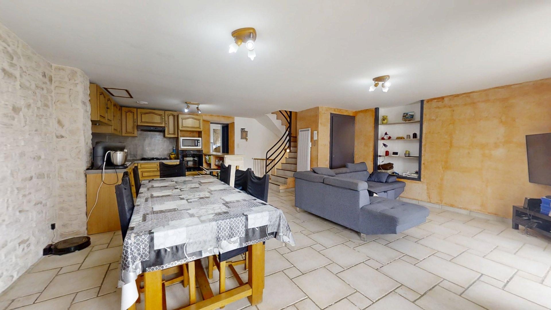 Maison de village avec garage