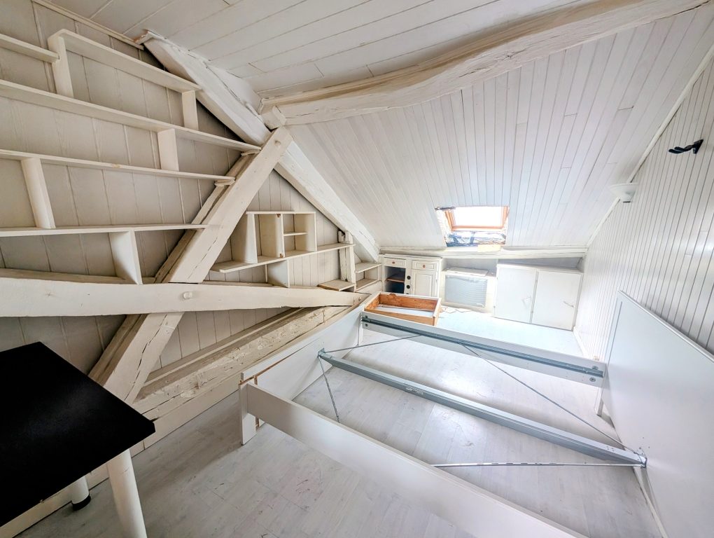 COTE D'OR (21) - DIJON CENTRE - Appartement duplex de 118.14 m² au sol Dijon 21000