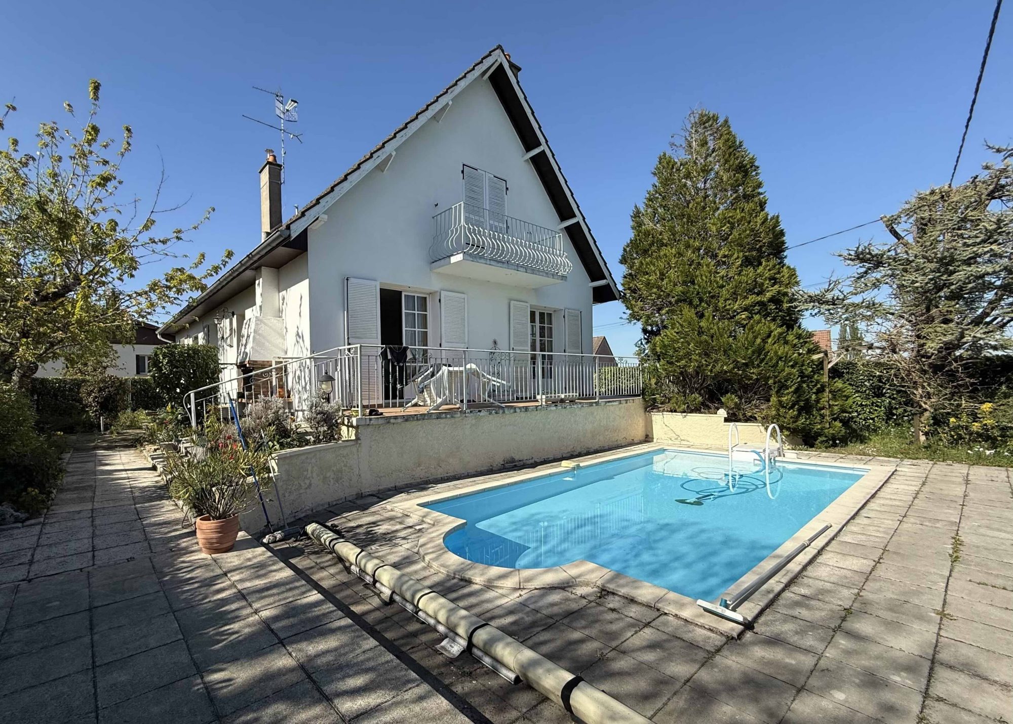 MAISON 150 m2 - 8 PIÈCES - 15 MIN DIJON - Magny-sur-Tille 21110