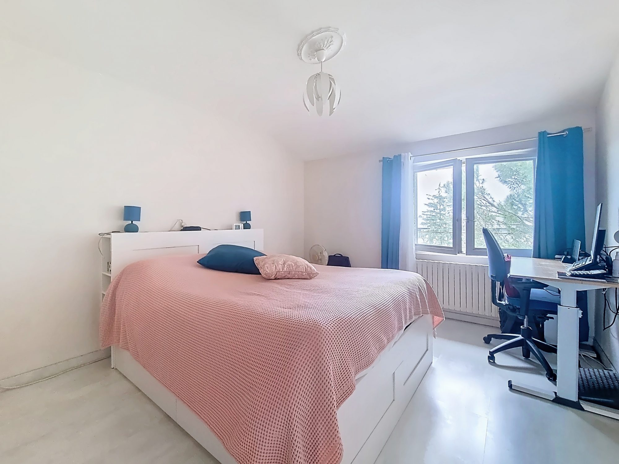 Bel appartement au dernier étage Saint-Priest 69800