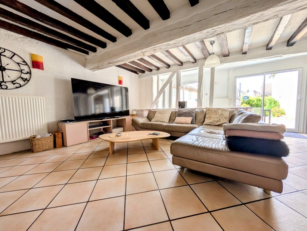 COTE D'OR (21) - SECTEUR SAINT JEAN DE LOSNE - Très jolie maison de 220 m² avec piscine Saint-Jean-de-Losne 21170
