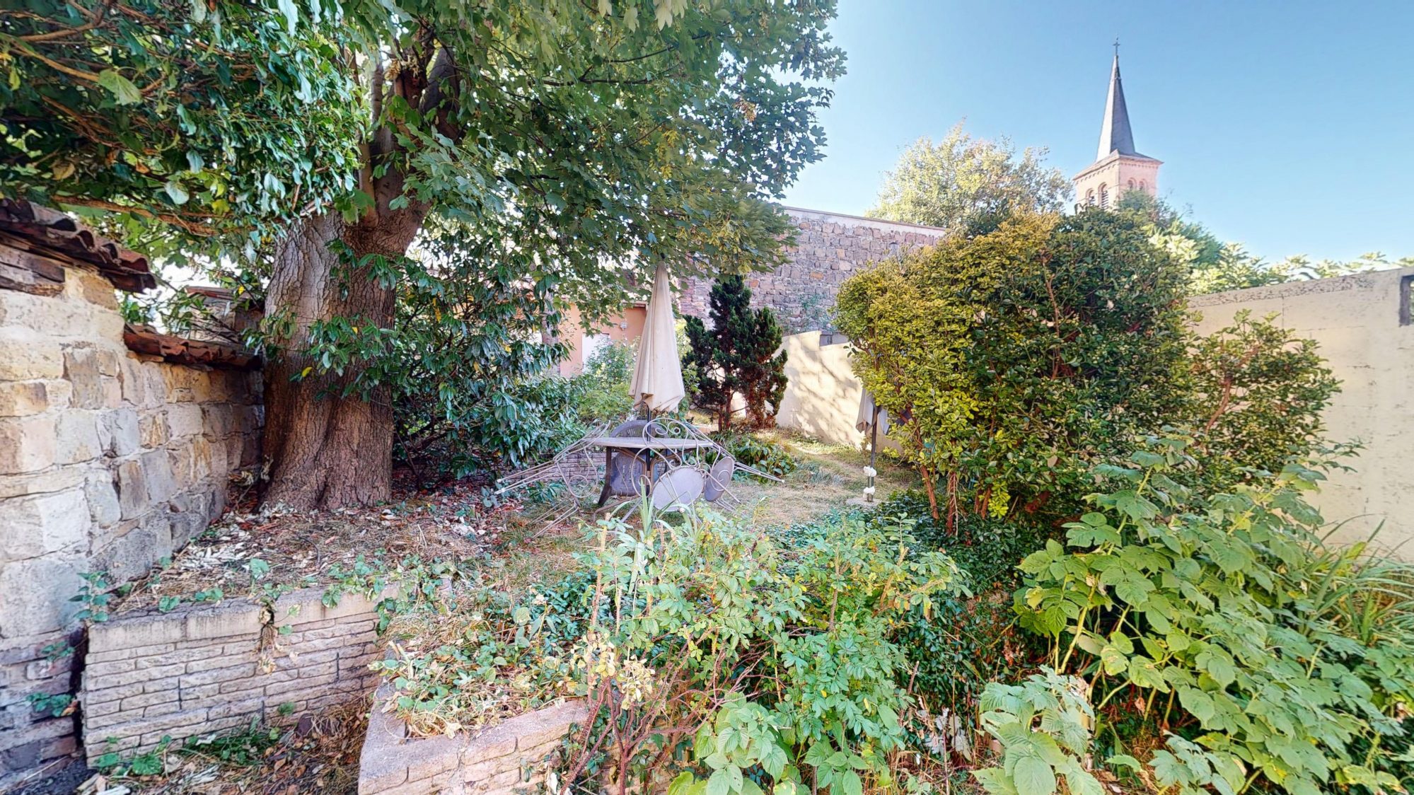 EXCLUSIVITÉ GTI! MAISON DE VILLE 90m2 HAB., TERRAIN CLOS ET ARBORÉ 270m2, 4 CHAMBRES, RENOVÉE RÉCEMMENT, PROCHE TOUTES COMMODITÉS