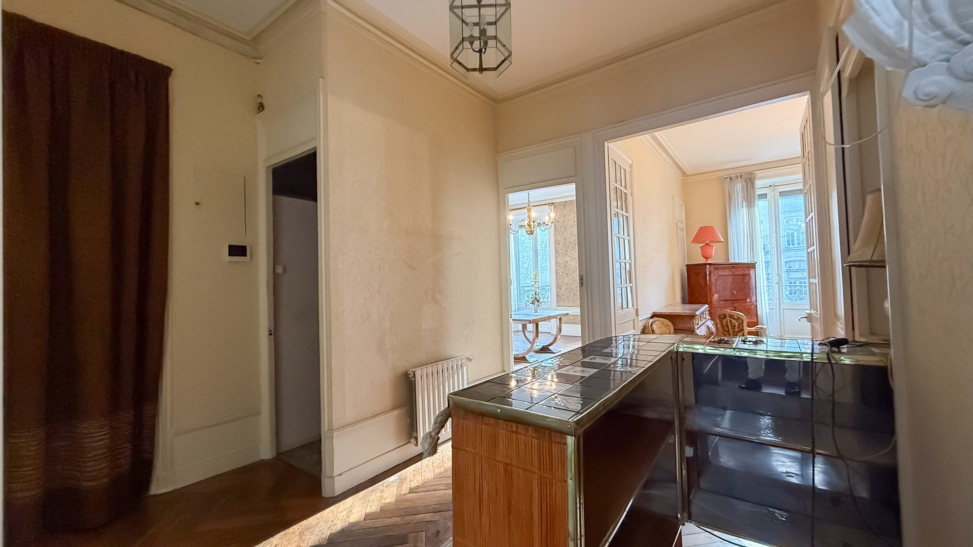 Dans bel ancien, appartement à rénover Lyon 69003