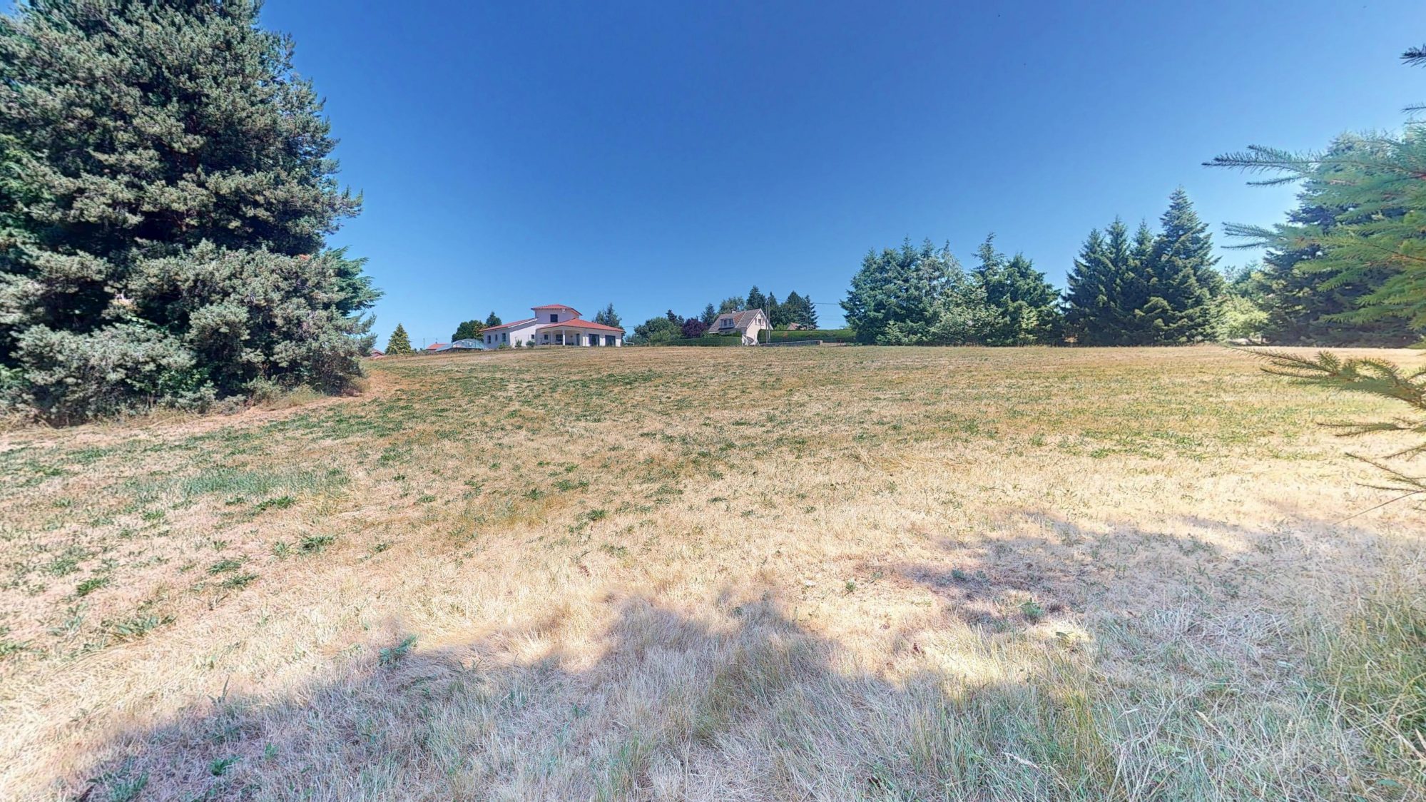 Ferme à rénover sur 1 hectares 5 de terrain constructible Usson-en-Forez 42550