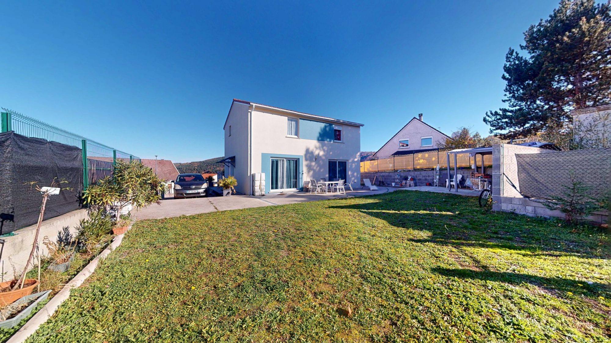 EXCLUSIVITÉ! MAISON INDIVIDUELLE 131m2 hab., TERRAIN PLAT DE 559m2, 3 CHAMBRES, POMPE A CHALEUR, DIAGNOSTIC A, HAUTEUR DE FIRMINY, SECTEUR CALME, AUCUN VIS-À-VIS!