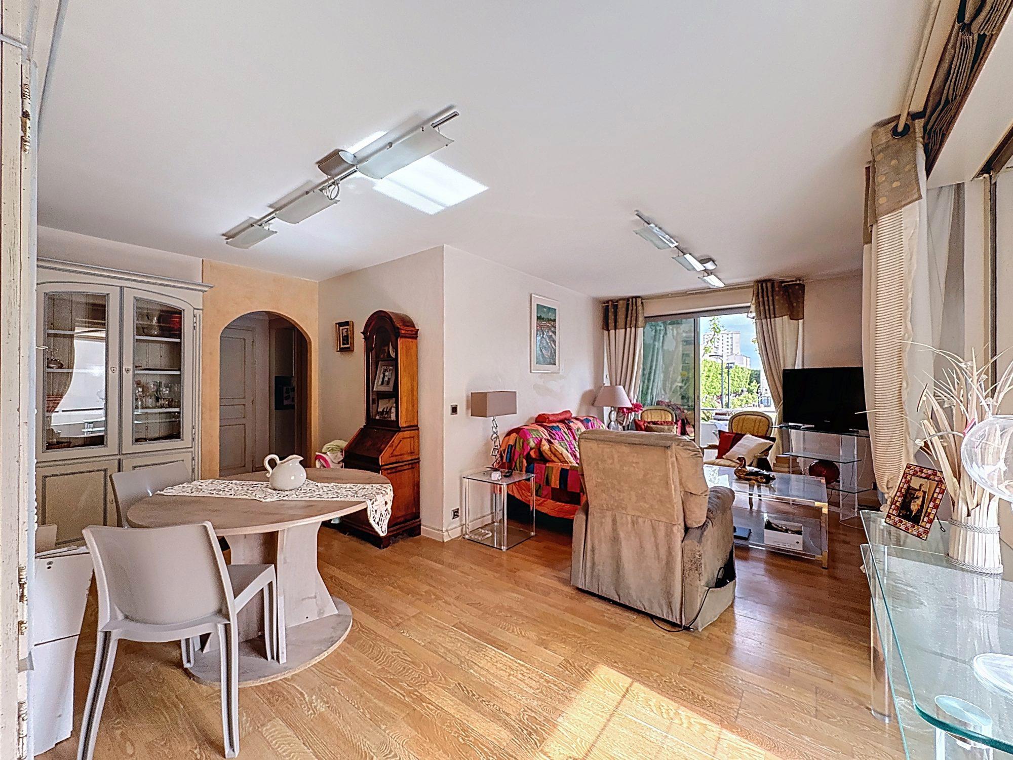 SETE - Quartier Théâtre : Appartement T3 avec ascenseur