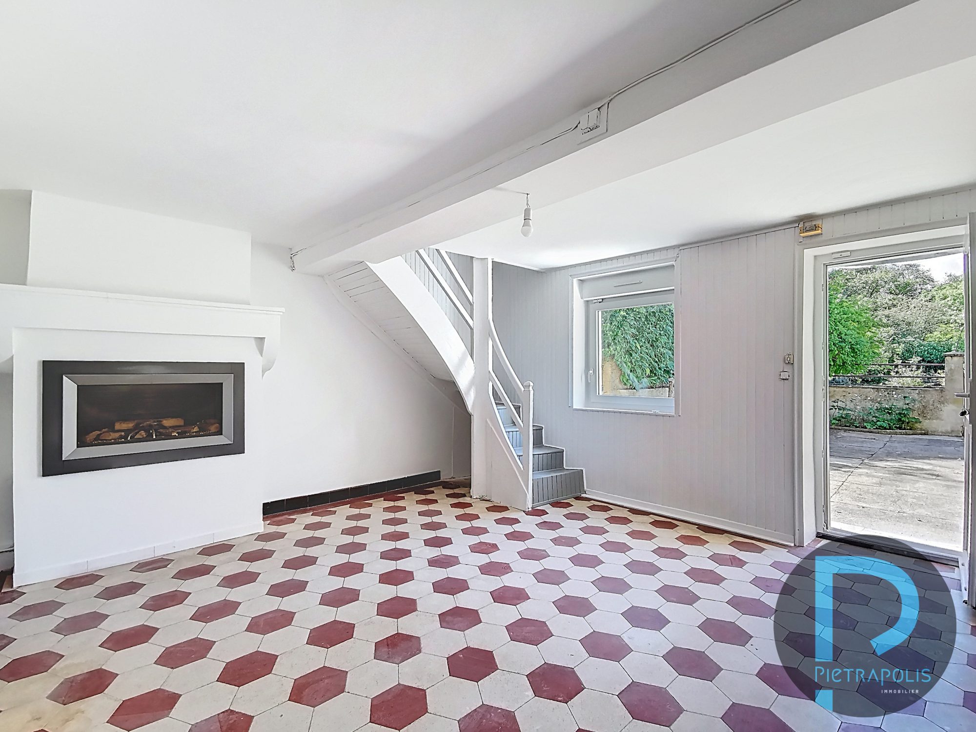 LISSIEU BAISSE DE PRIX  maison en pierres