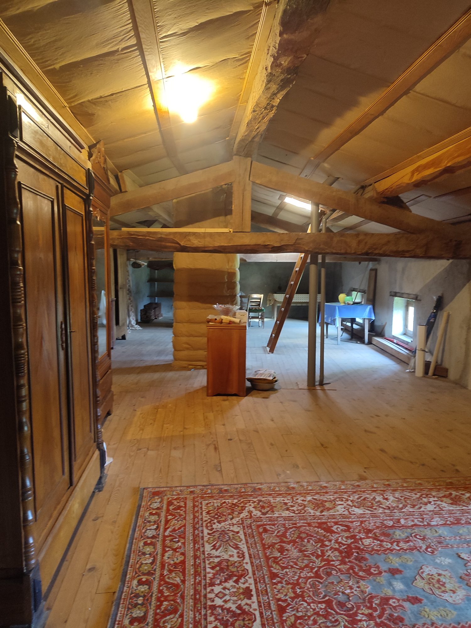 Ferme en pierres Olliergues 63880