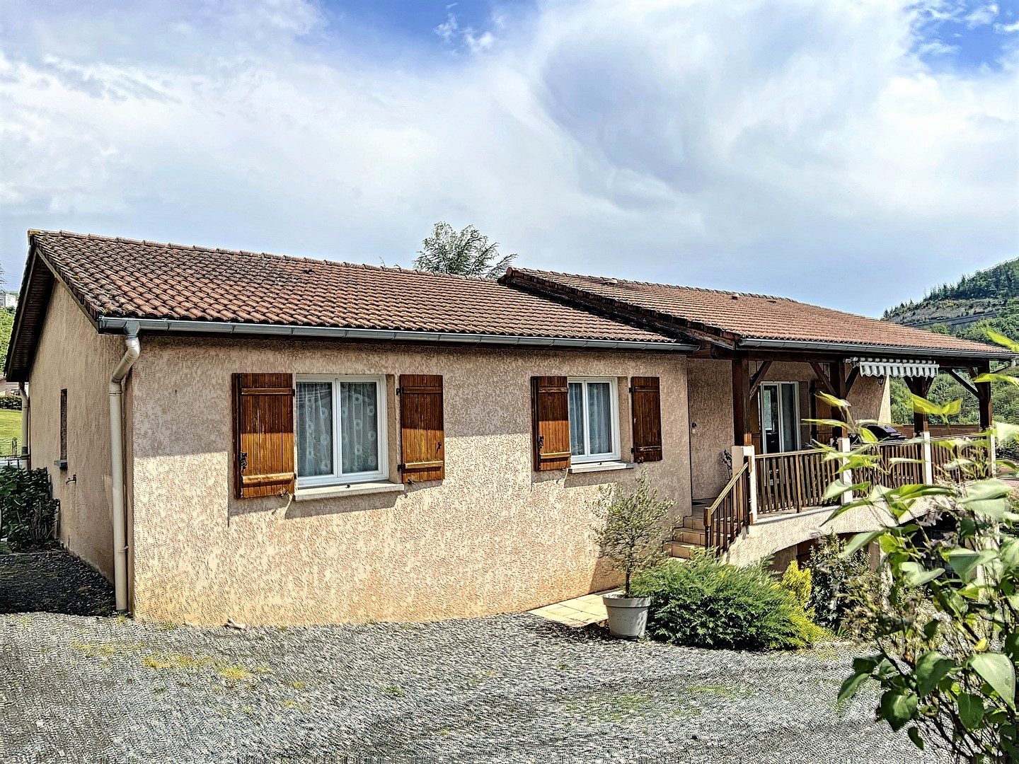 VILLA TRADITIONNELLE SUR SOUS SOL COMPLET