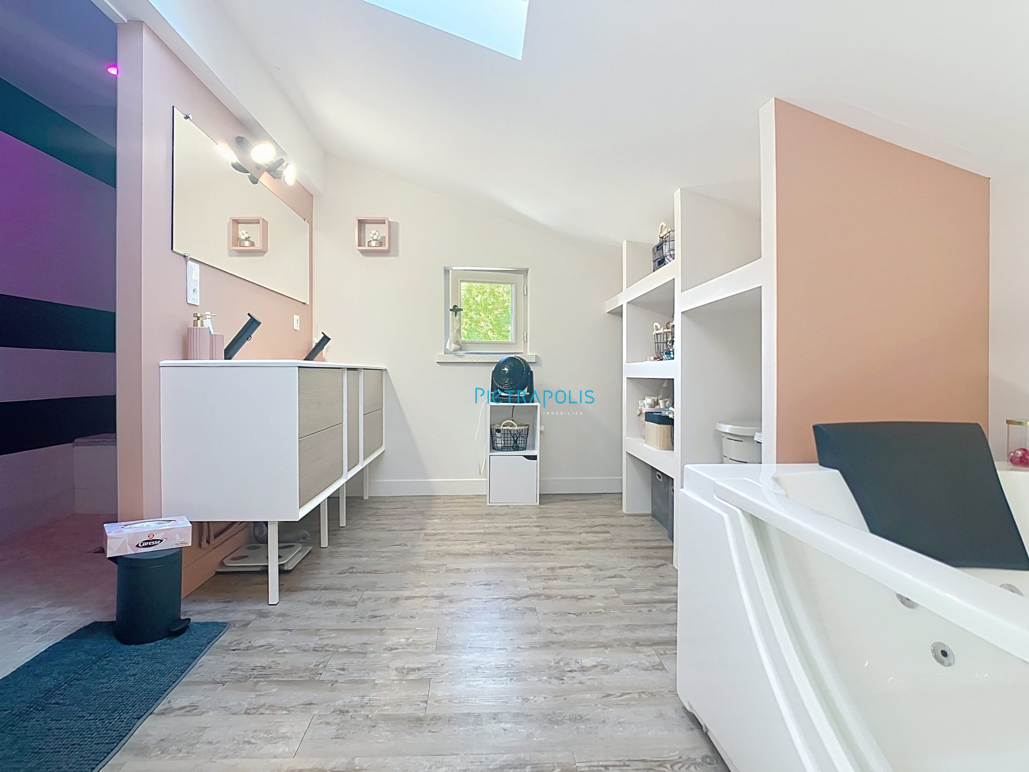 Maison 3 chambres - terrasse- extérieur utilisé en parking Saint-Lager 69220