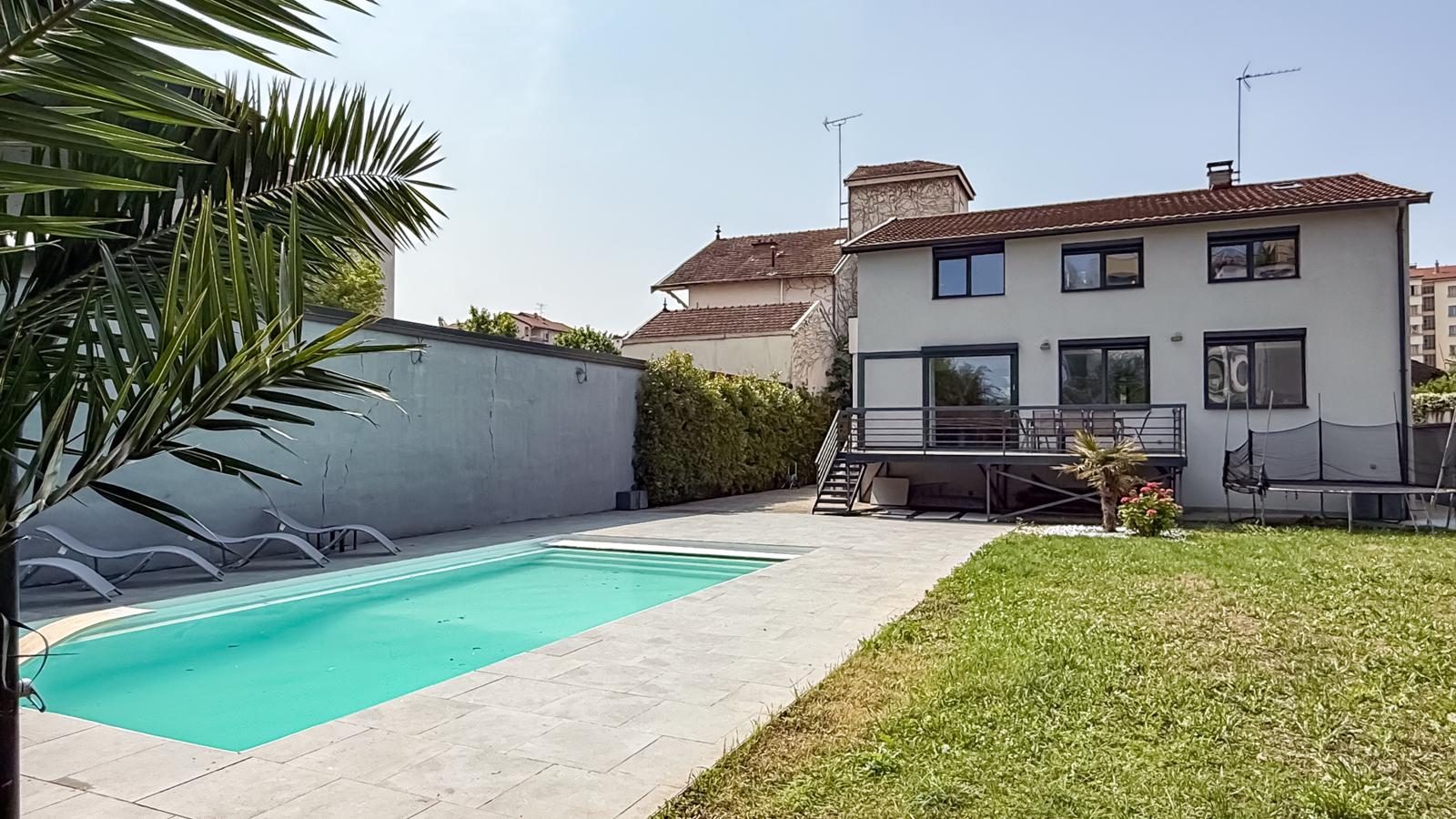 Maison 7 pièces avec piscine