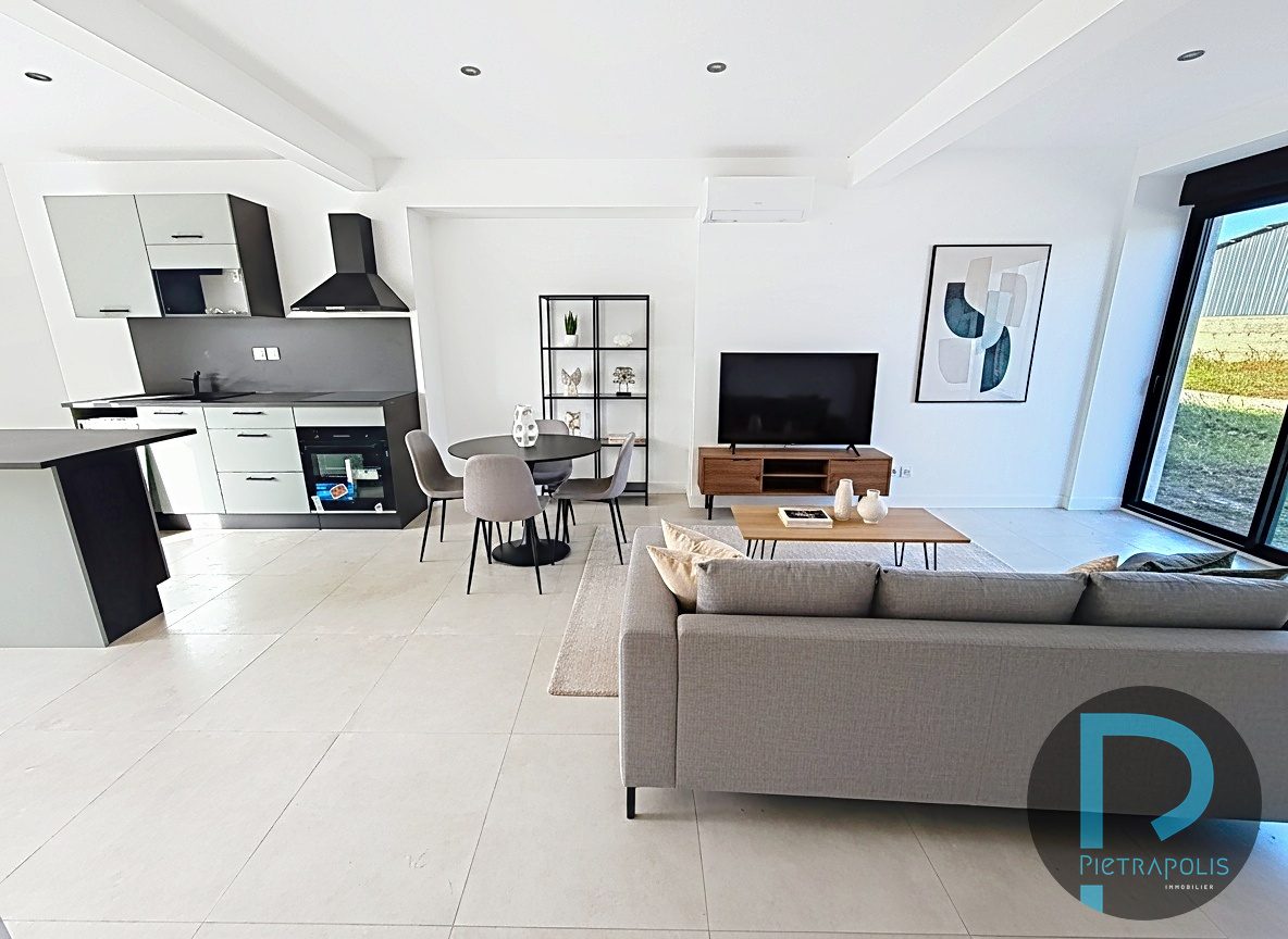 Appartement en DUPLEX de 69m² - 2 chambres - 2 jardins - 3 places de parkings