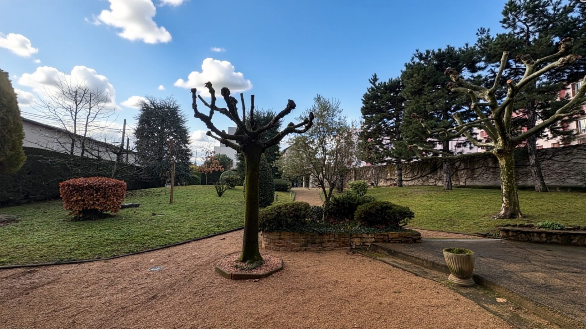 T2 de 47m2 avec terrasse de 20m2 + 2 parking