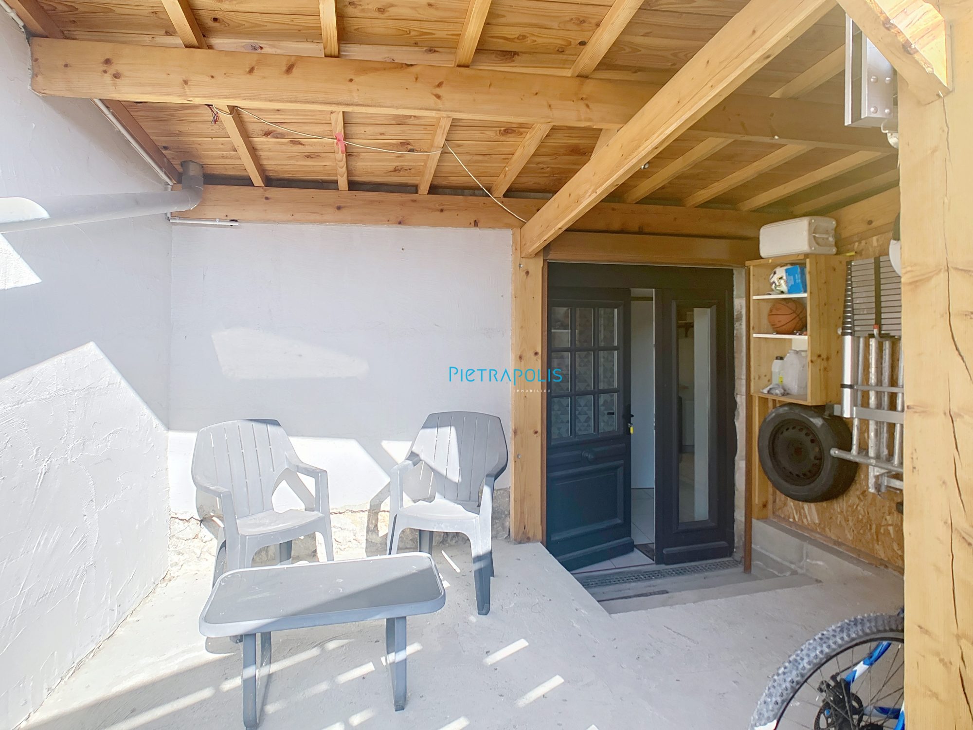 Maison 3 chambres - terrasse- extérieur utilisé en parking Saint-Lager 69220