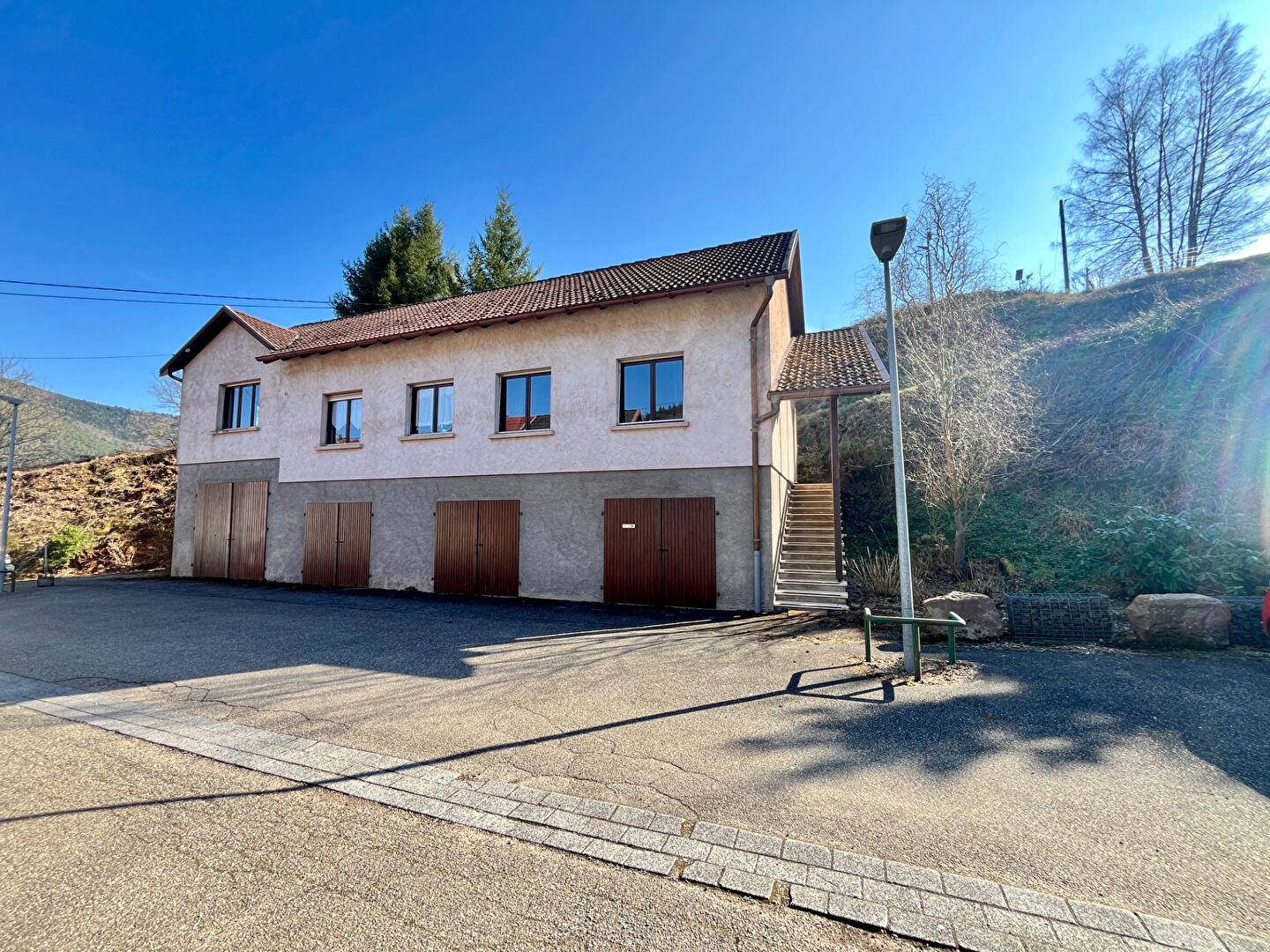 LA BROQUE : maison de 5 PIECES 131M2 HABITABLES